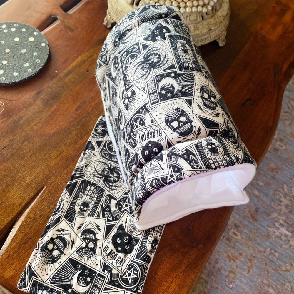 Small pet guinea pig hedgehog cozy hide